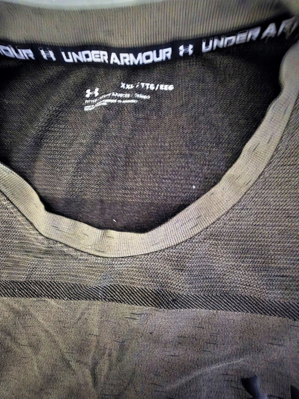 Under Armour Seamless Fitted Short Sleeve Men's Tee Gray & Black XL